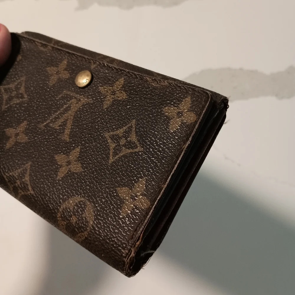 Louis Vuitton Tresor L-shaped zipper compact wallet Monogram